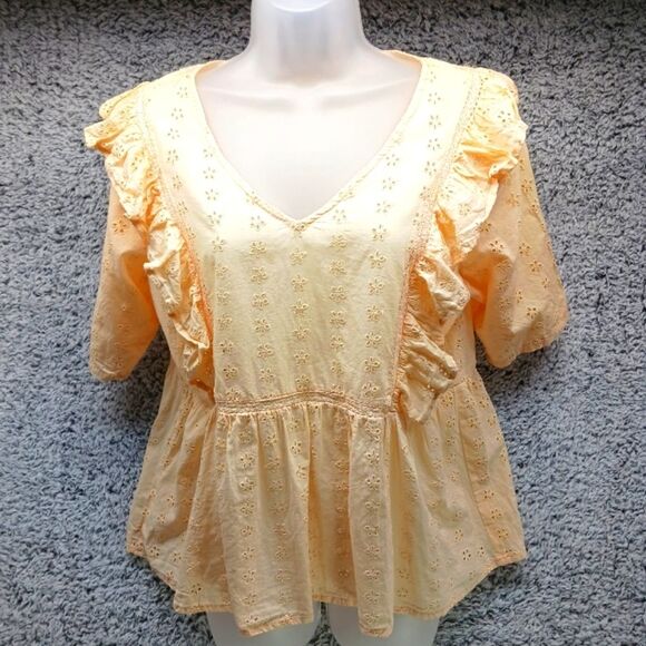 Jennifer + Grace Eyelet Ruffle Peplum Style Blouse Women's L.  Peach Colored.... - Picture 1 of 11